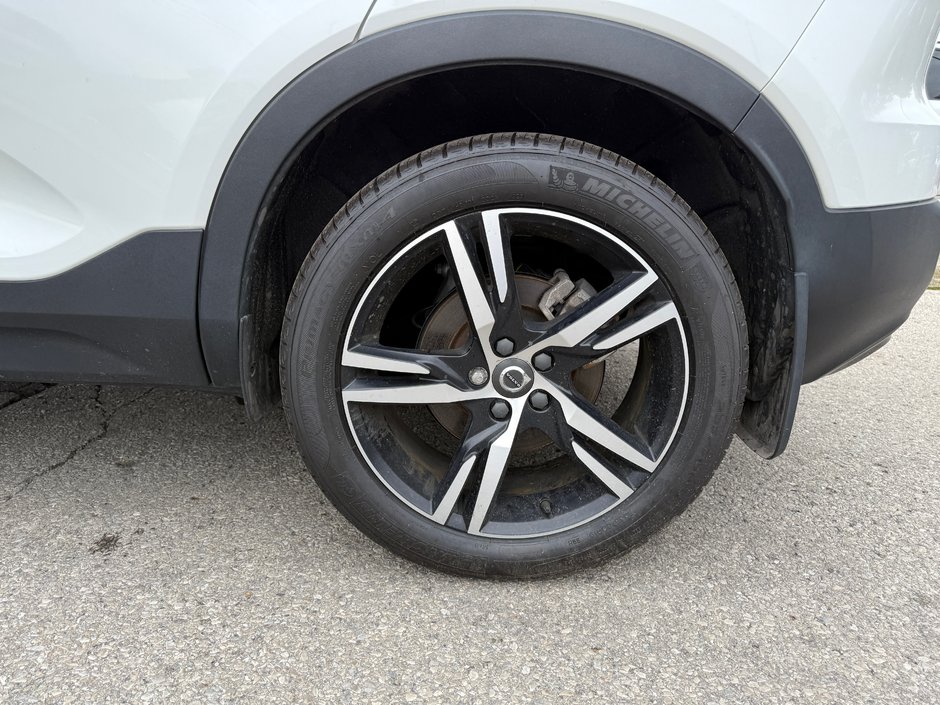 2022 Volvo XC40 R-Design-25