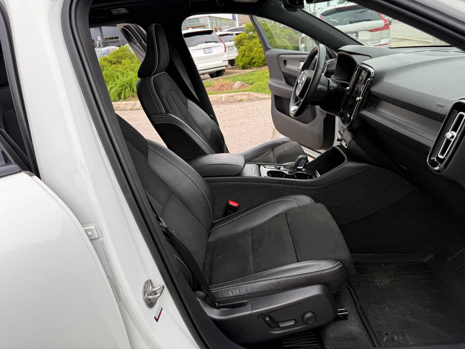2022 Volvo XC40 R-Design-18