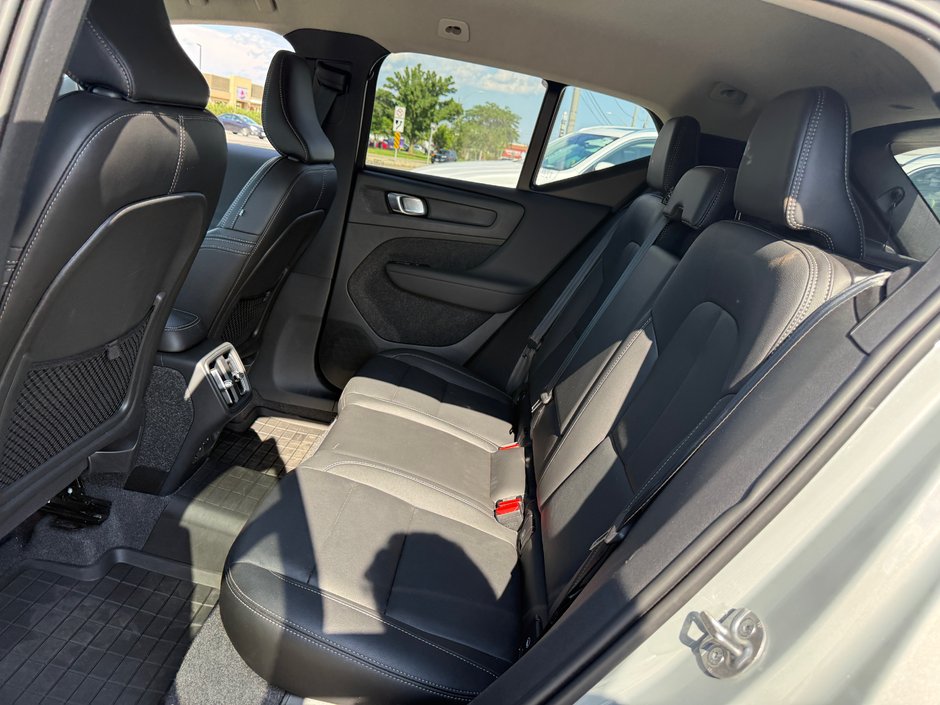 2025 Volvo XC40 Core Bright Theme-11