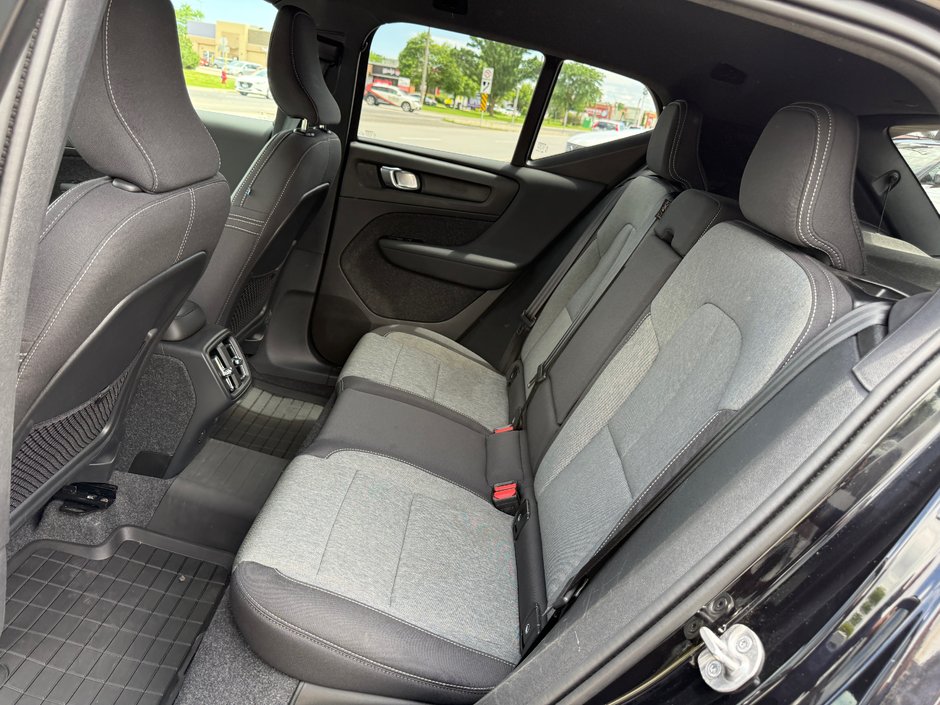 2025 Volvo XC40 Core Bright Theme-13