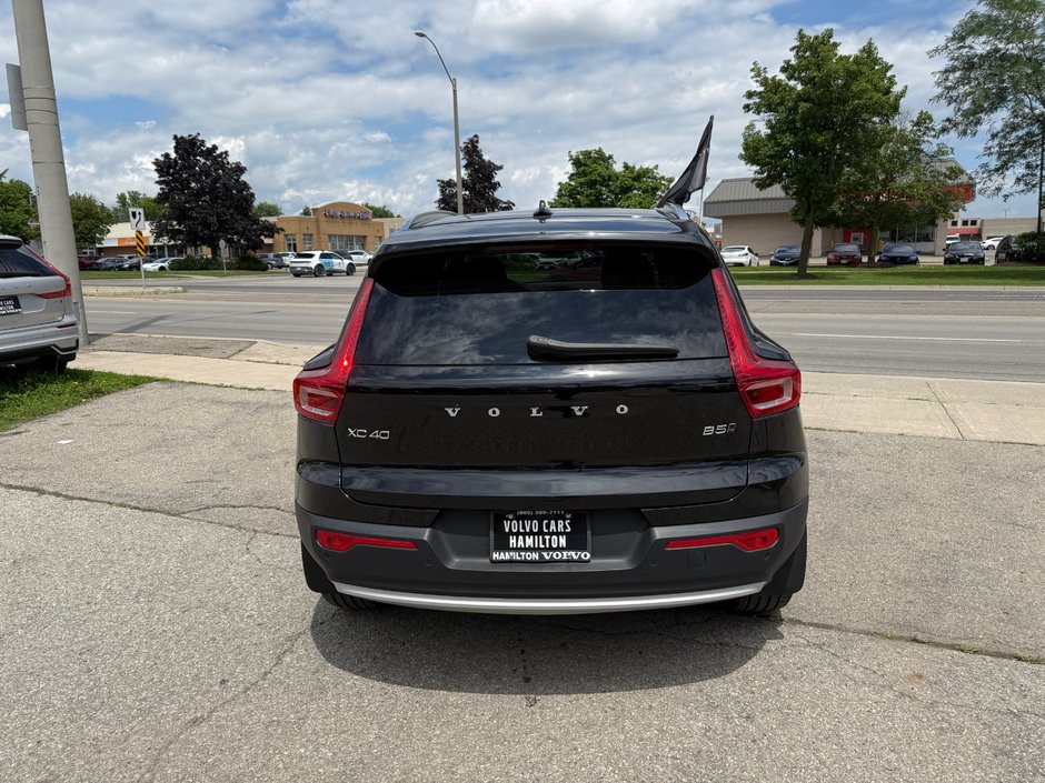 2025 Volvo XC40 Core Bright Theme-7
