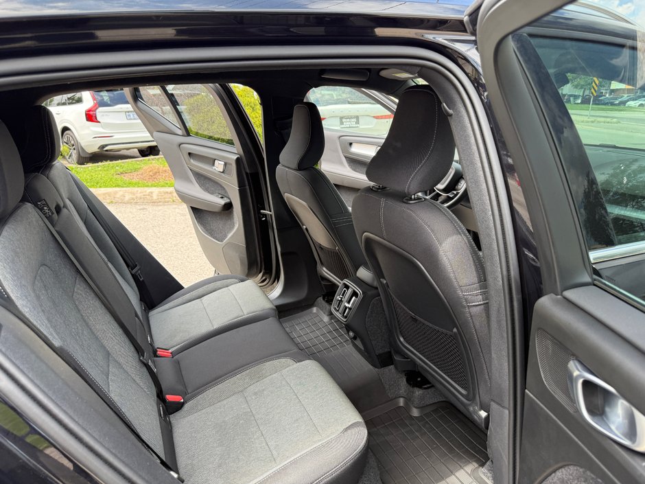 2025 Volvo XC40 Core Bright Theme-15