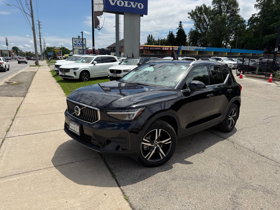 2025 Volvo XC40 Core Bright Theme-1