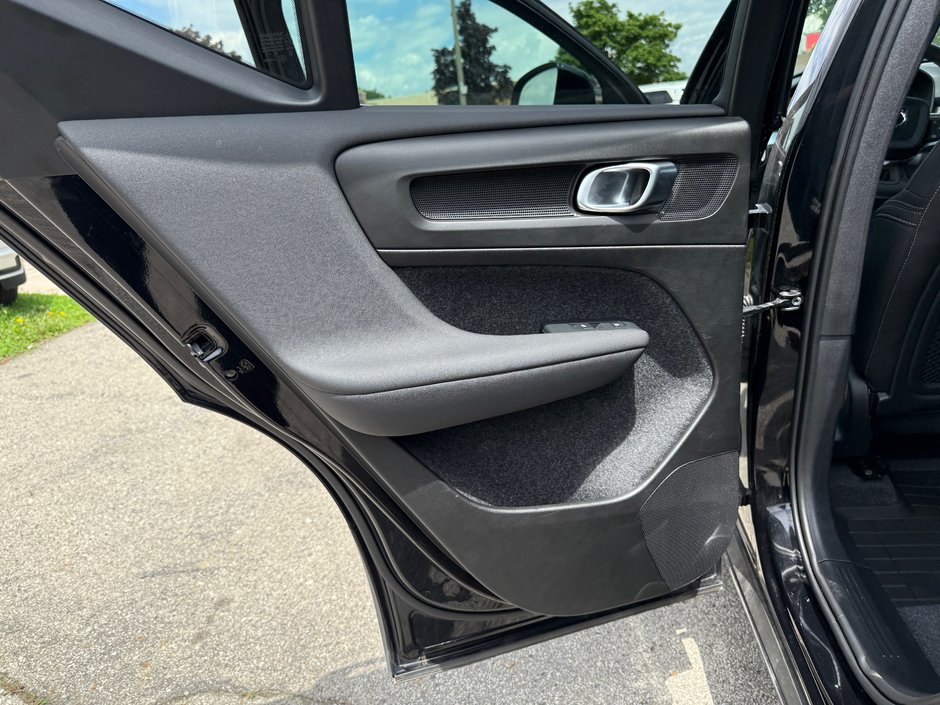 2025 Volvo XC40 Core Bright Theme-21