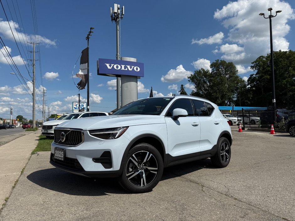 2025 Volvo XC40 Core Bright Theme-0