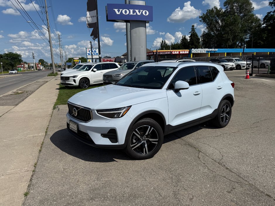 2025 Volvo XC40 Core Bright Theme-9