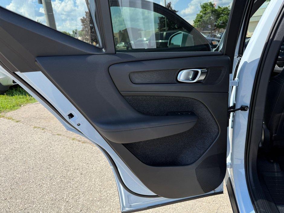 2025 Volvo XC40 Core Bright Theme-22