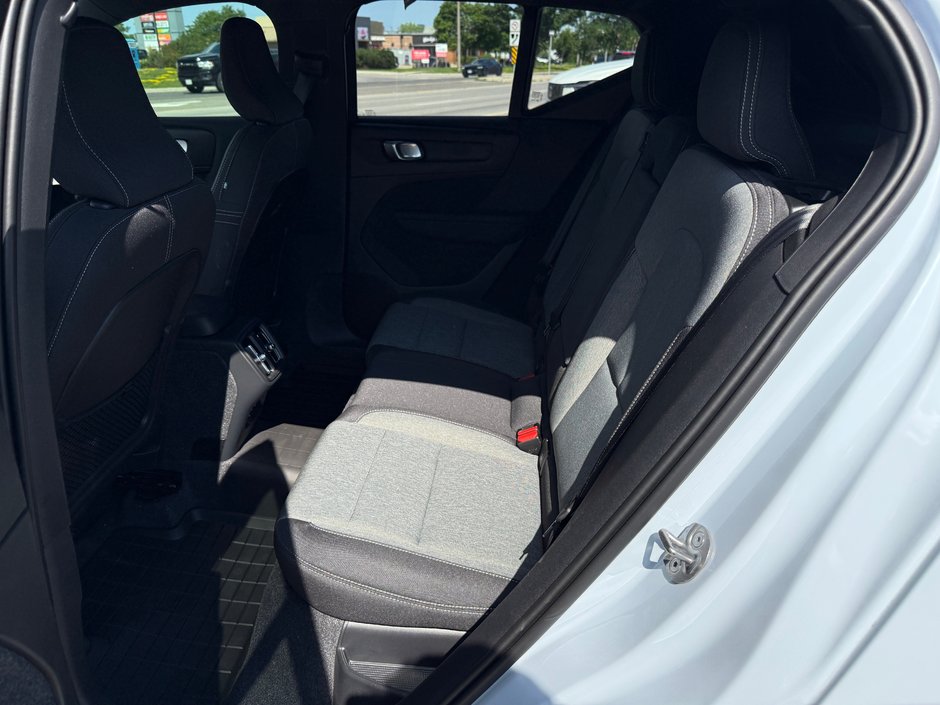 2025 Volvo XC40 Core Bright Theme-14