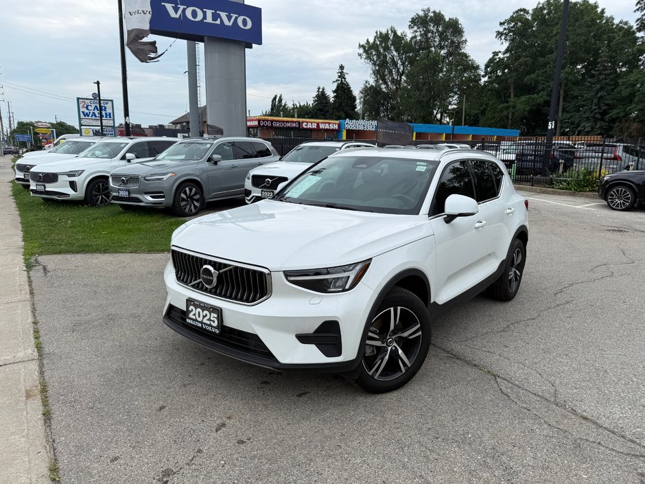 2025 Volvo XC40 Core Bright Theme-1