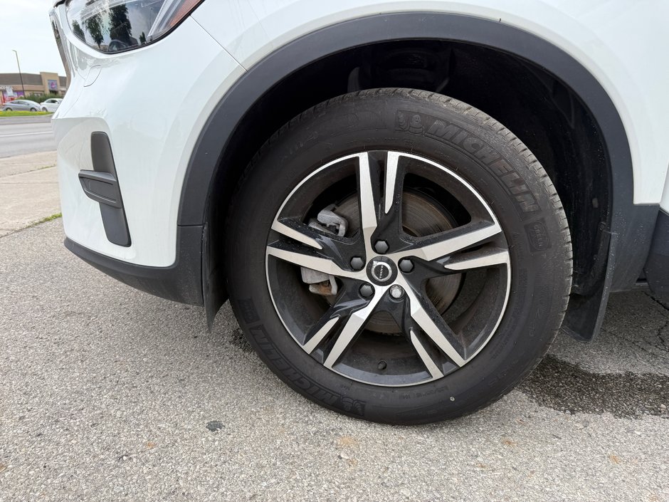 2025 Volvo XC40 Core Bright Theme-24