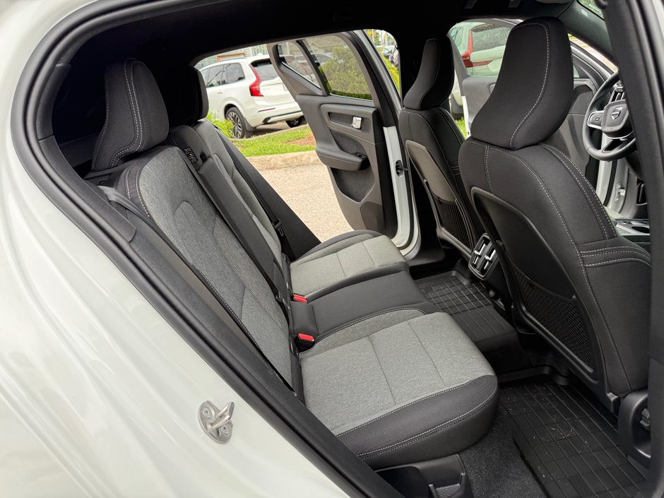 2025 Volvo XC40 Core Bright Theme-15