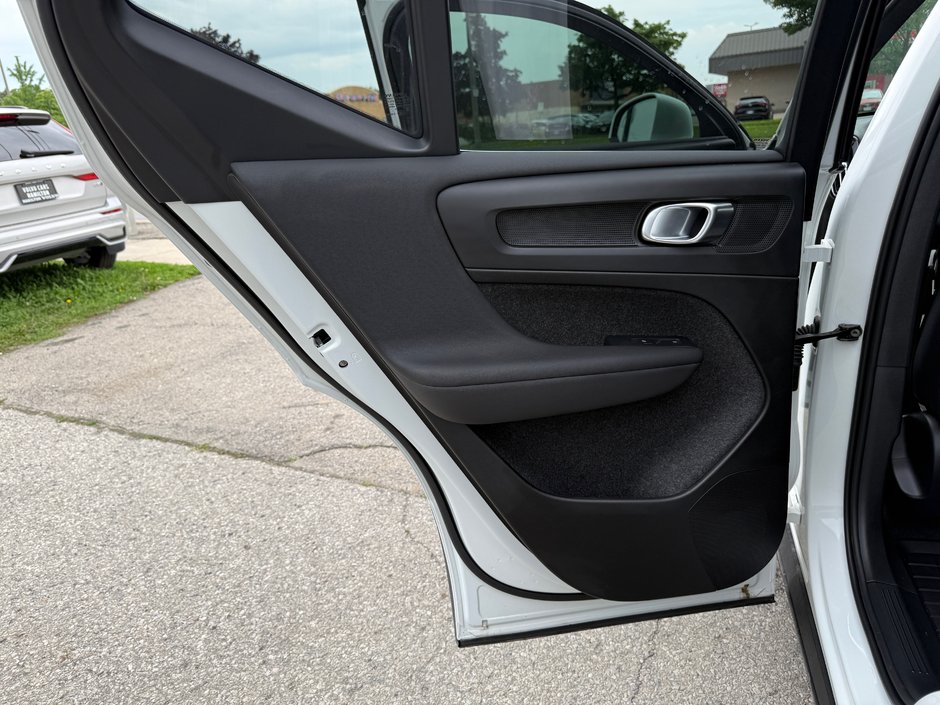 2025 Volvo XC40 Core Bright Theme-20