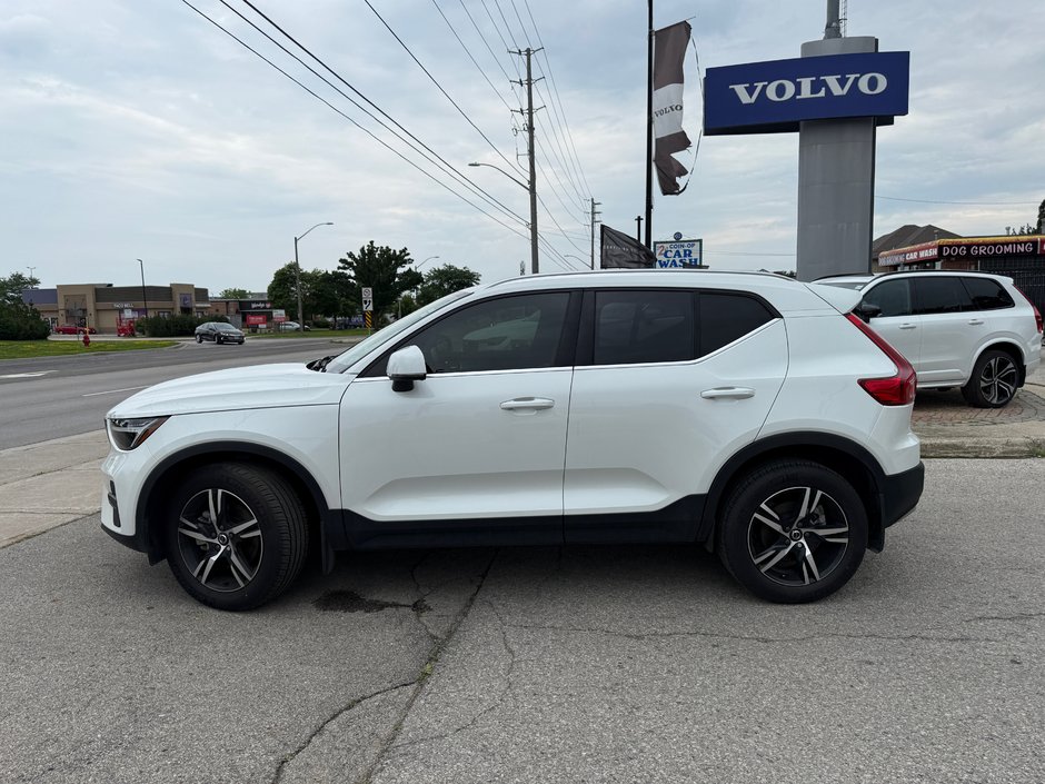 2025 Volvo XC40 Core Bright Theme-7
