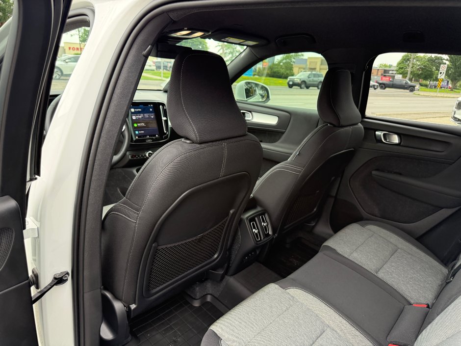 2025 Volvo XC40 Core Bright Theme-11