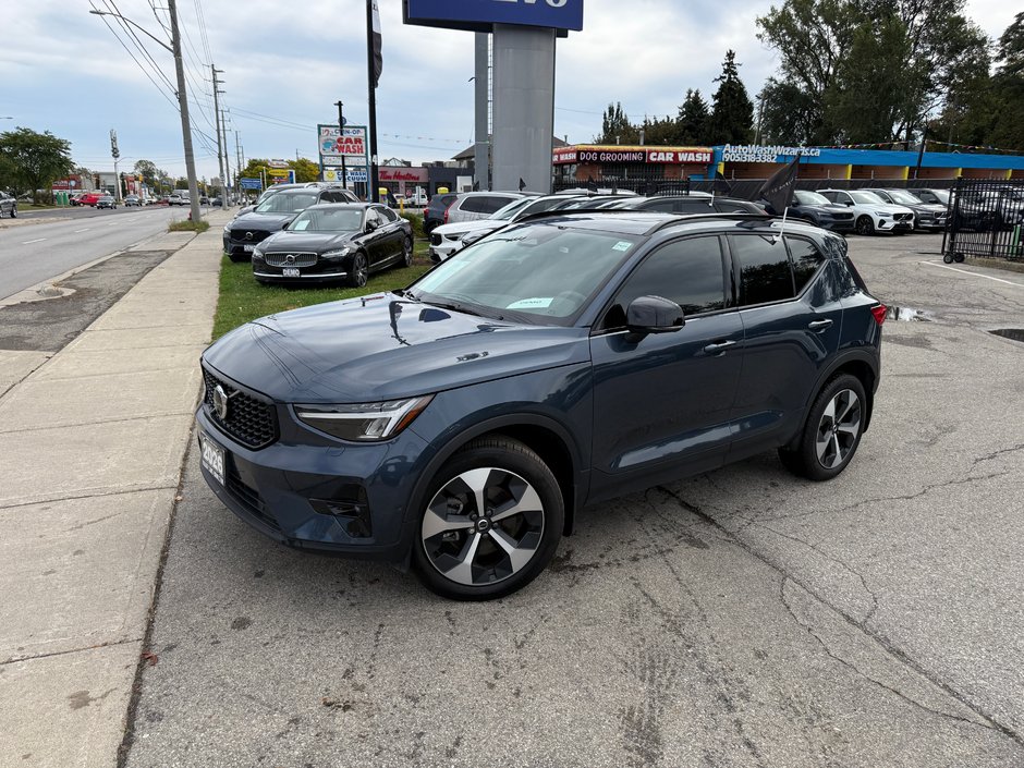 2026 Volvo XC40 Plus Dark Theme-1