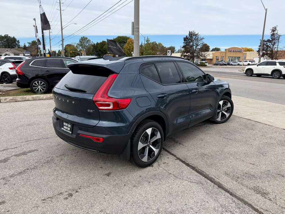 2026 Volvo XC40 Plus Dark Theme-6