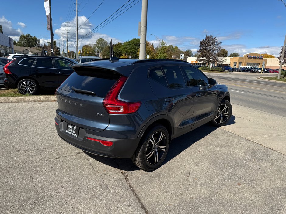 2026 Volvo XC40 Core (Dark Theme)-6