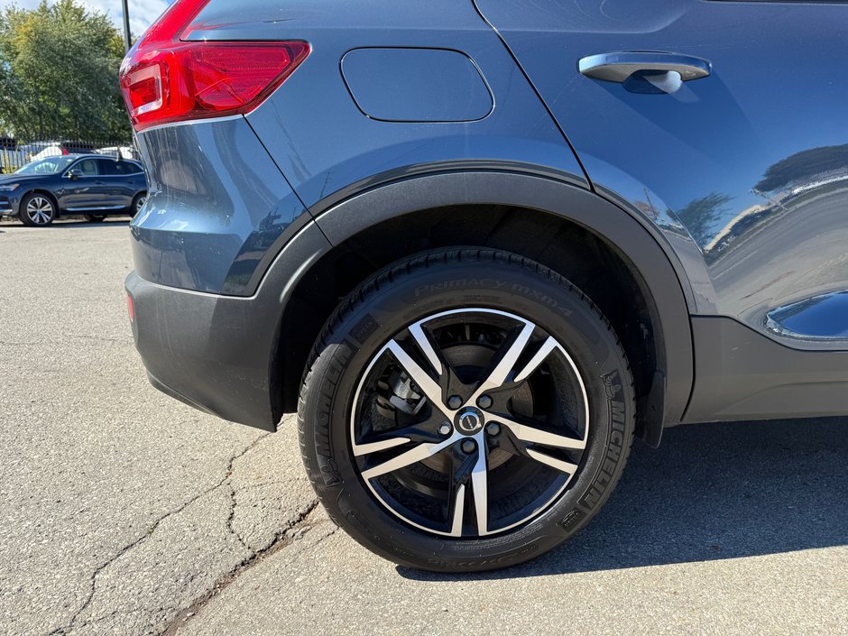 2026 Volvo XC40 Core (Dark Theme)-21