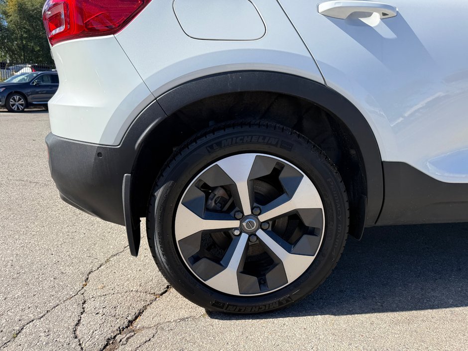 2026 Volvo XC40 Plus Dark Theme-20
