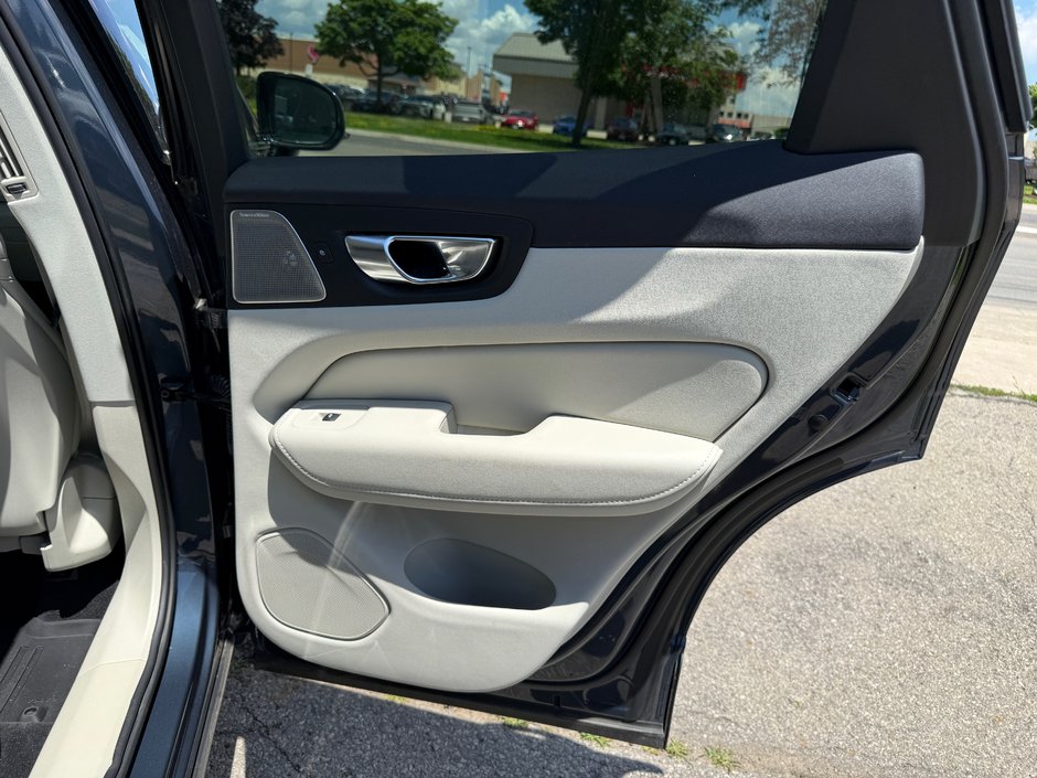 2022 Volvo XC60 Inscription-24