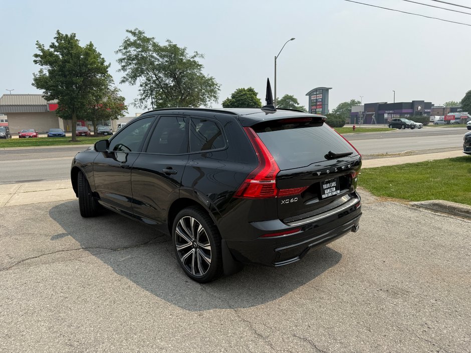 2022 Volvo XC60 R-Design-8