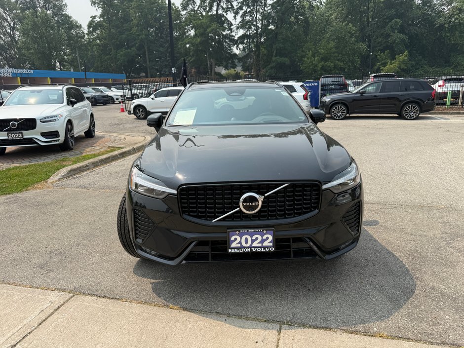 2022 Volvo XC60 R-Design-3