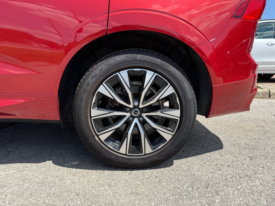 2023 Volvo XC60 Plus Dark Theme-23