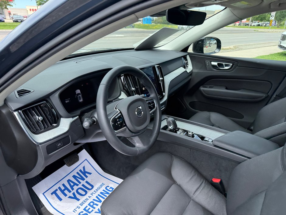 2025 Volvo XC60 Plus Dark Theme-23