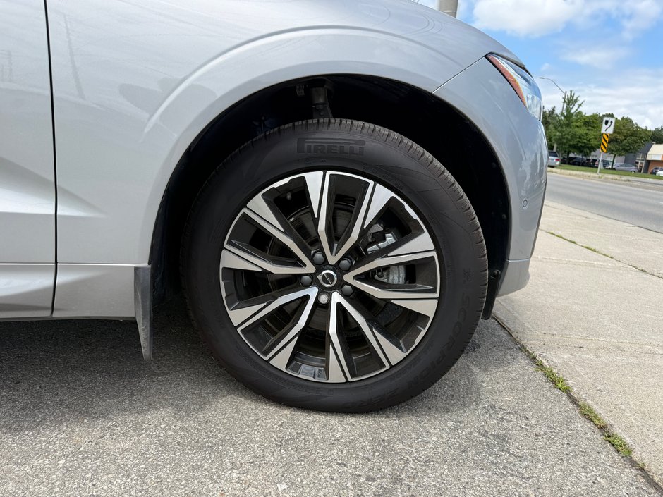 2025 Volvo XC60 Plus Dark Theme-22
