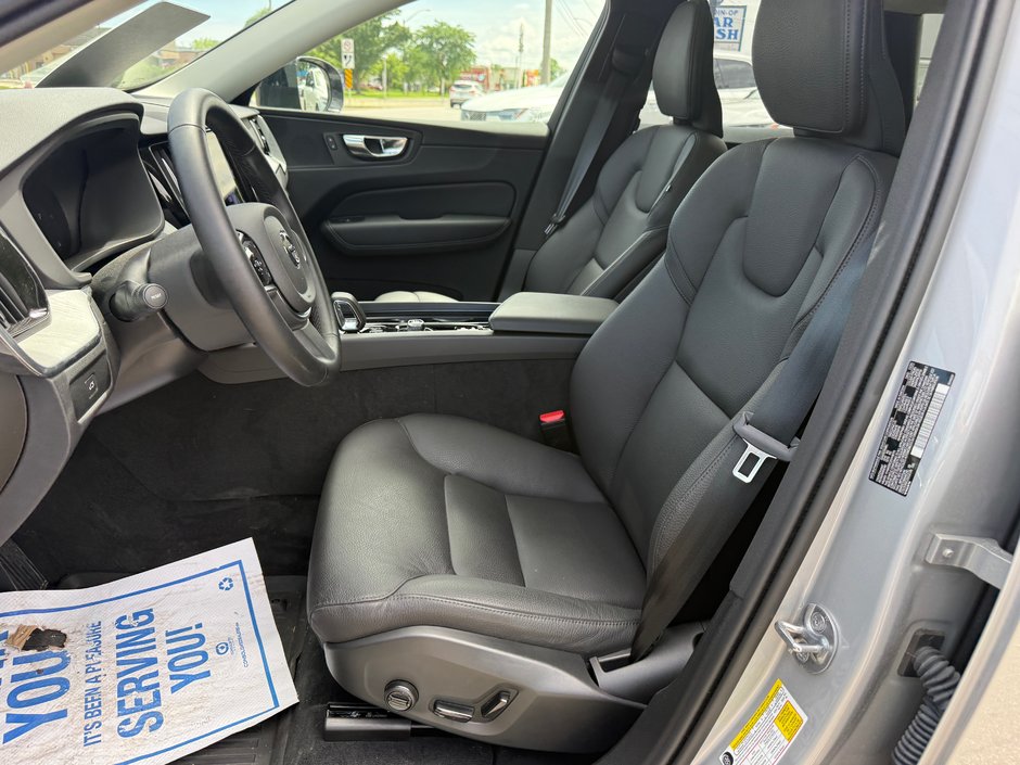 2025 Volvo XC60 Plus Dark Theme-10
