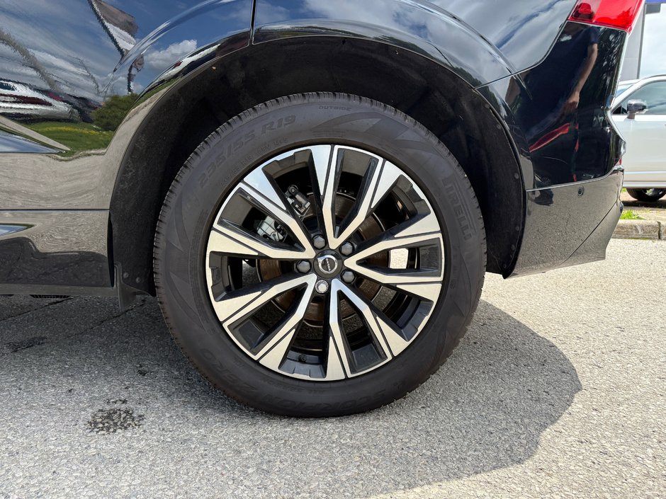 2025 Volvo XC60 Plus Dark Theme-24