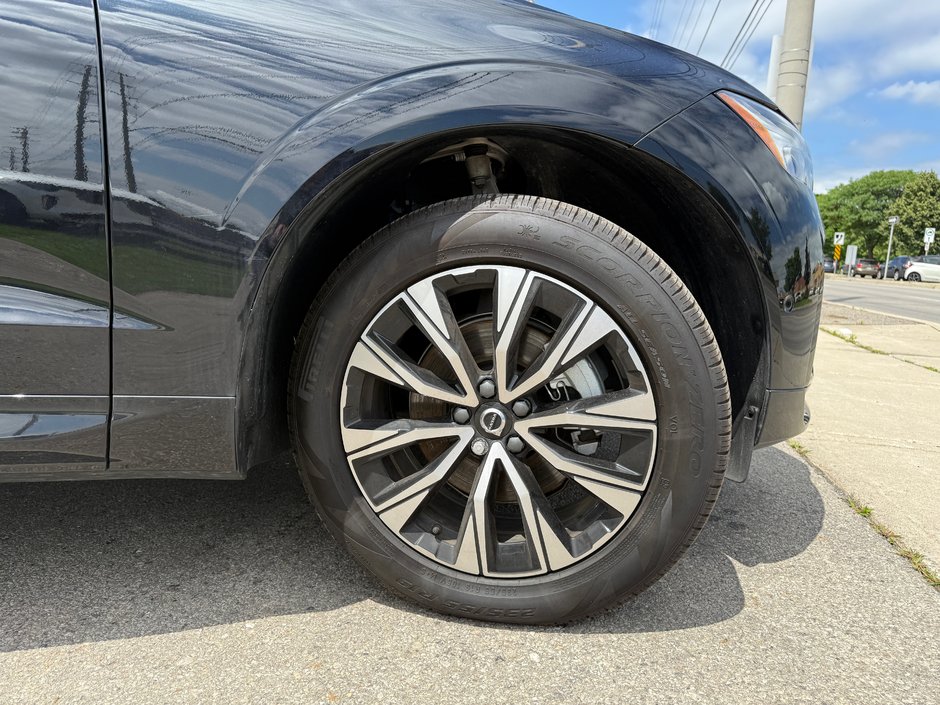 2025 Volvo XC60 Plus Dark Theme-22