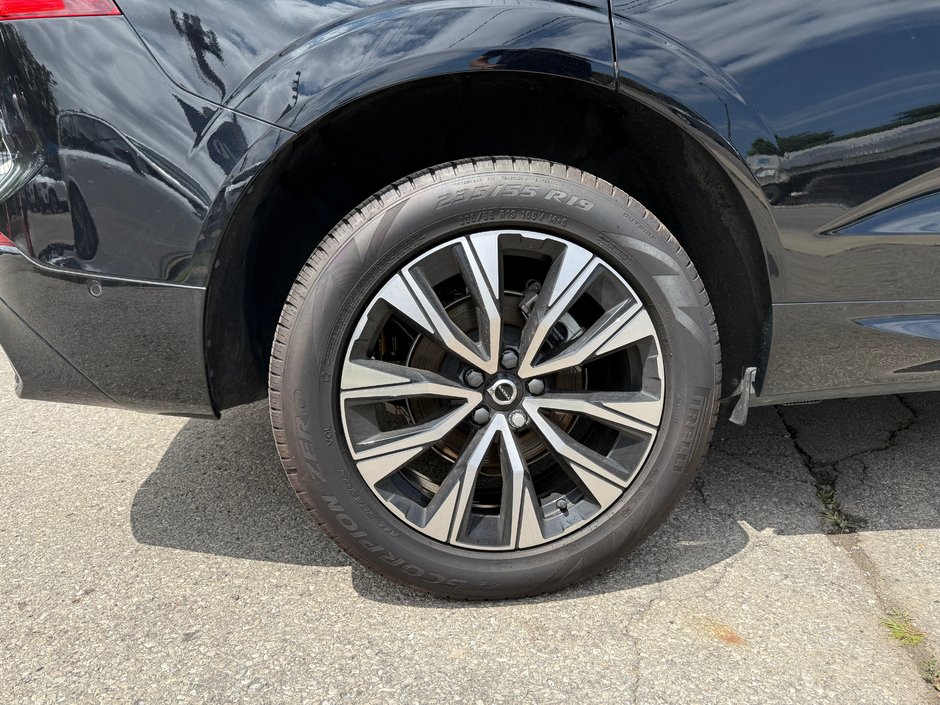 2025 Volvo XC60 Plus Dark Theme-23