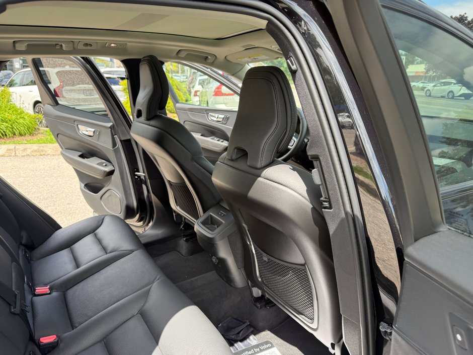 2025 Volvo XC60 Plus Dark Theme-14
