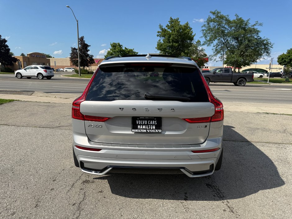 2025 Volvo XC60 Plus Dark Theme-7