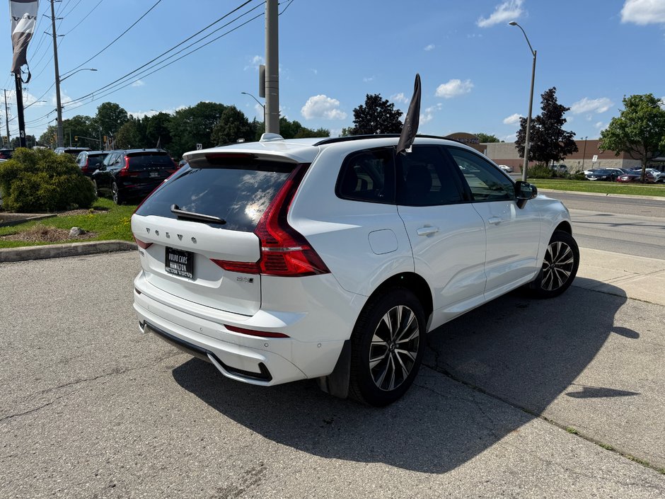 2025 Volvo XC60 Plus Dark Theme-3