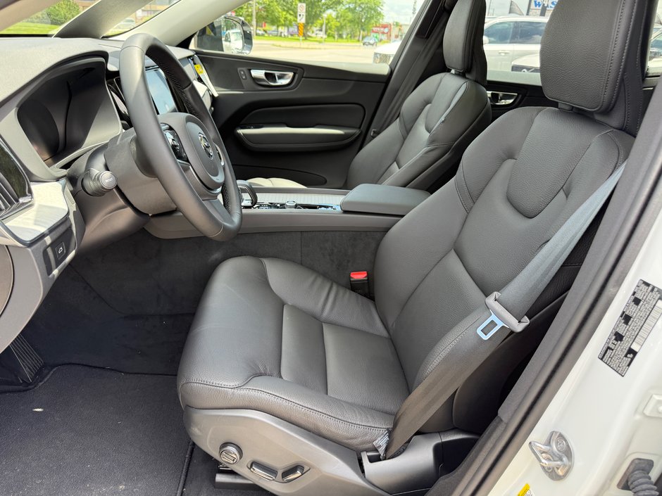 2025 Volvo XC60 Plus Dark Theme-11
