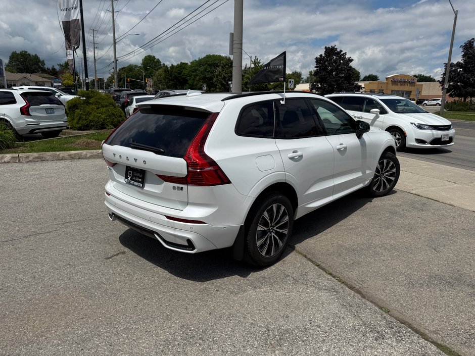 2025 Volvo XC60 Plus Dark Theme-6