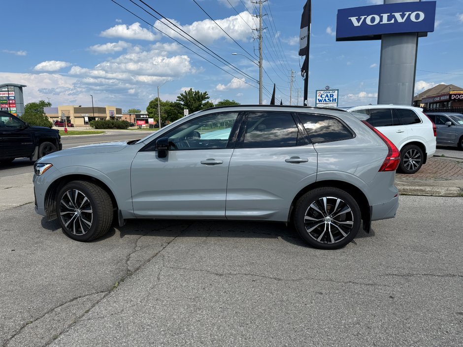 2025 Volvo XC60 Plus Dark Theme-8