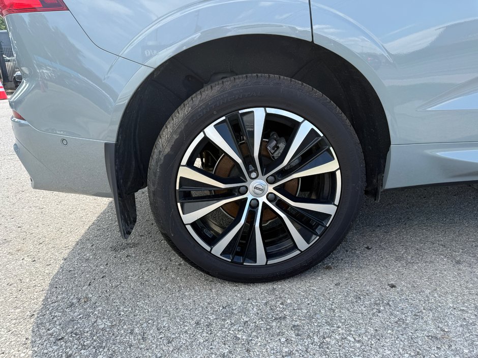 2025 Volvo XC60 Plus Dark Theme-23