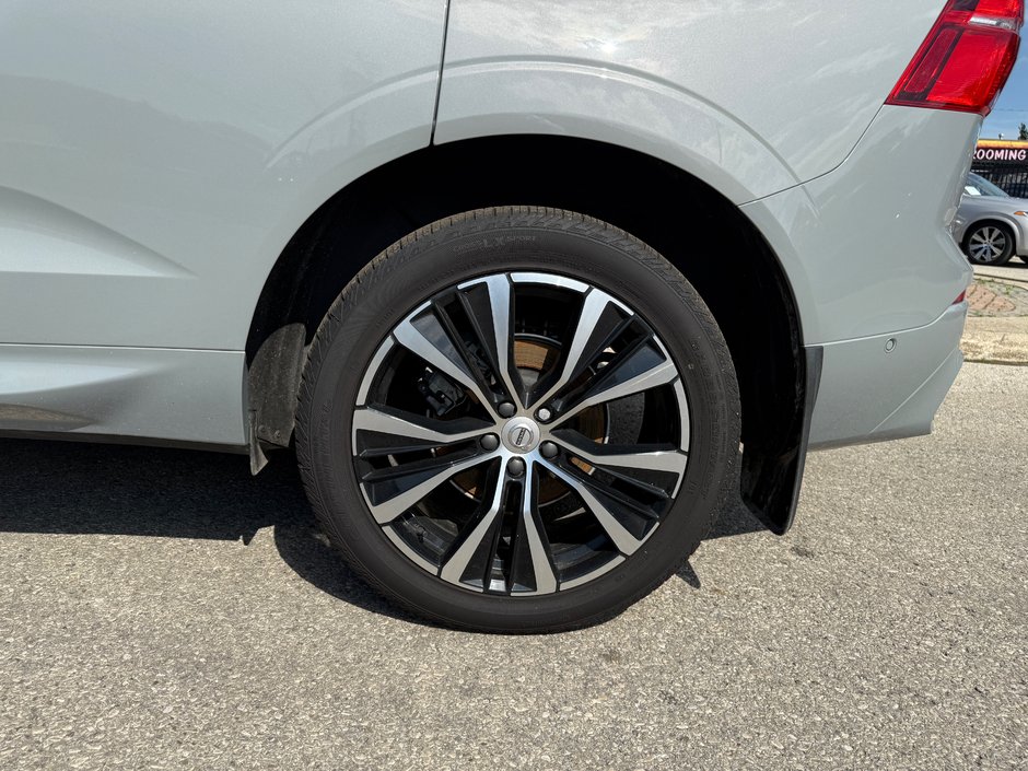 2025 Volvo XC60 Plus Dark Theme-24