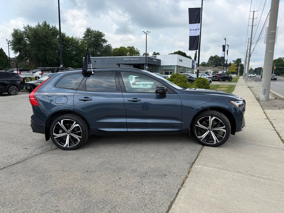 2025 Volvo XC60 Ultra Dark Theme-4
