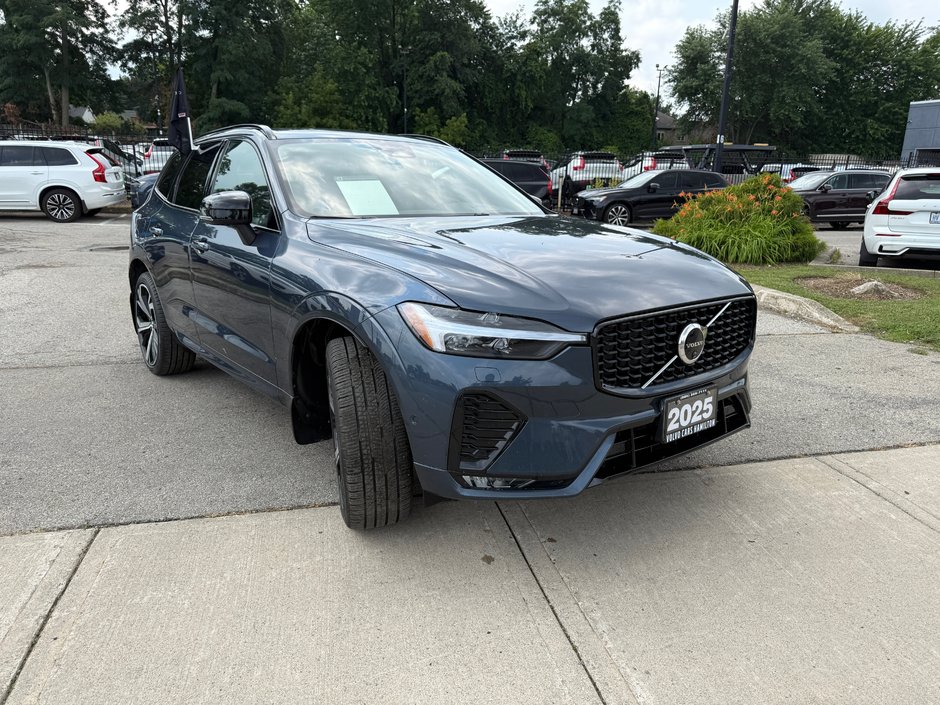 2025 Volvo XC60 Ultra Dark Theme-3