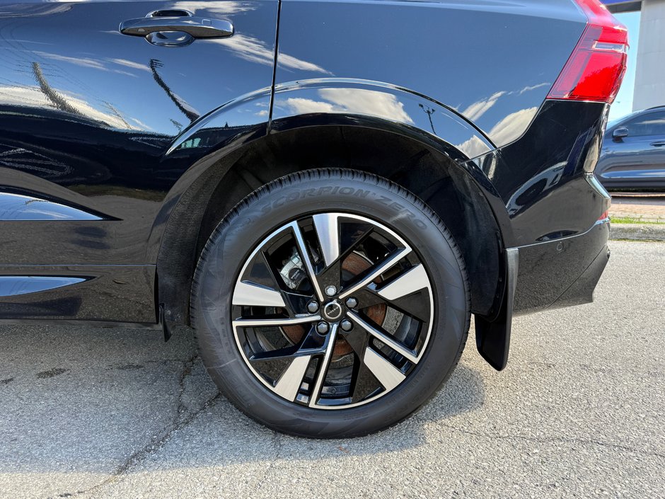 2026 Volvo XC60 Plus Dark Theme-23