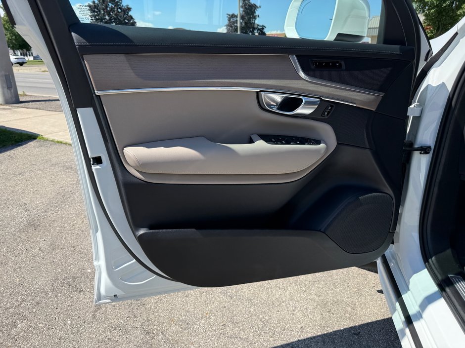 2026 Volvo XC90 Plug-In Hybrid Core Bright Theme-21