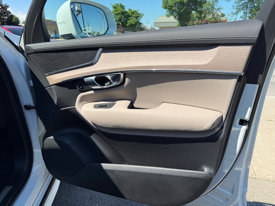2026 Volvo XC90 Plug-In Hybrid Core Bright Theme-18