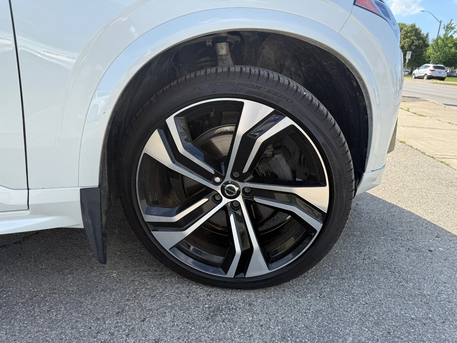 2022 Volvo XC90 R-Design-22