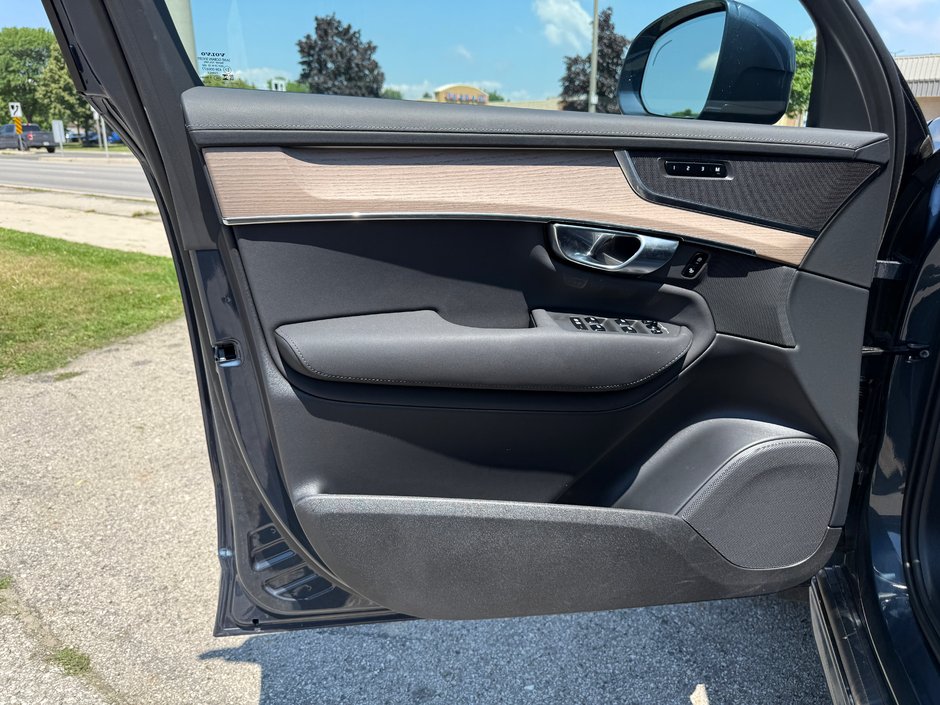 2025 Volvo XC90 Core Bright Theme-20