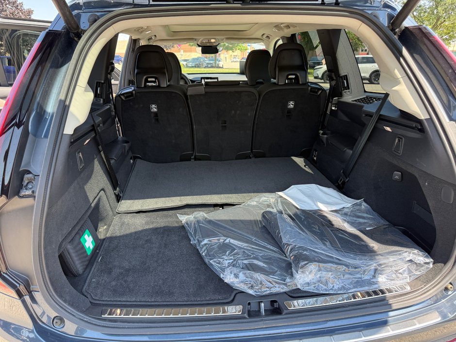 2025 Volvo XC90 Core Bright Theme-12
