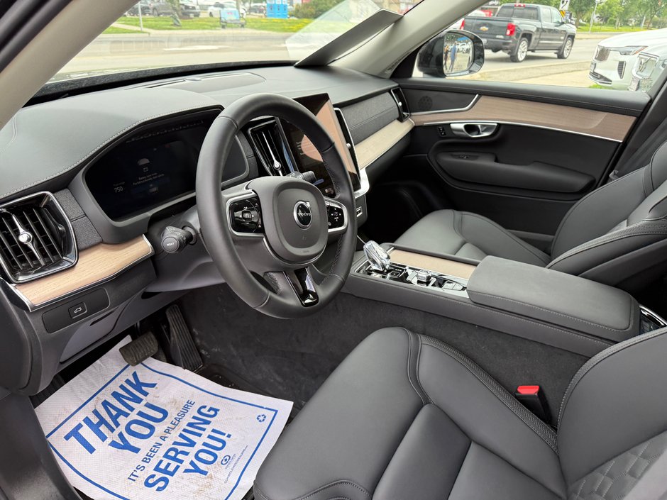 2026 Volvo XC90 Plus Dark Theme-27